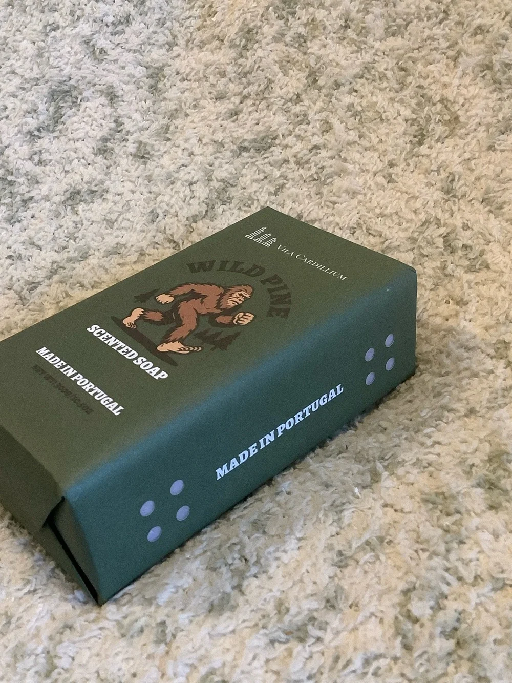 Vila Cardillium Bigfoot Forest themed Wild Pine Scented Soap NWT large 10.50 oz